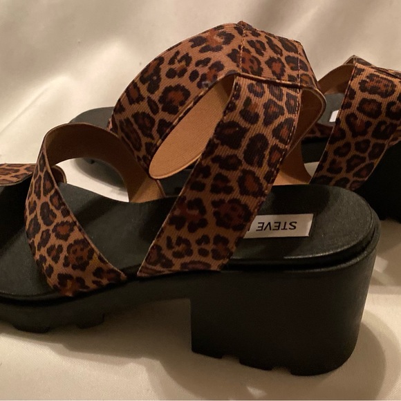 NEW Women’s Steve Madden Leopard Haidar Strappy Sandals Size 8.5 Summertime!! - Picture 3 of 12